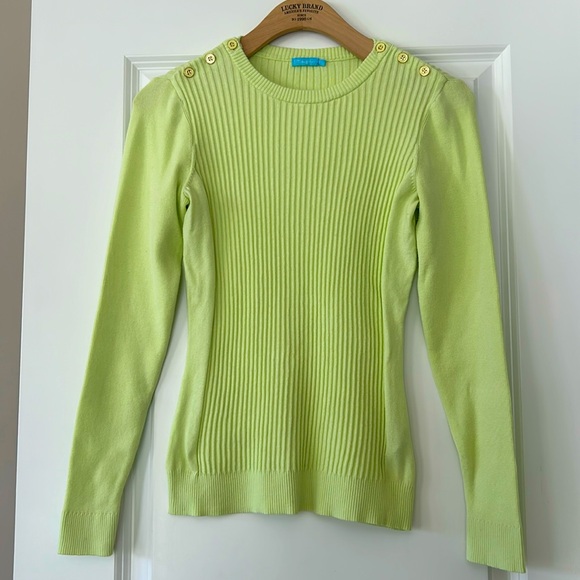 J McLaughlin Ribbed Knit Pistachio Green Sweater w Gold Shoulder Buttons XS - Picture 7 of 11